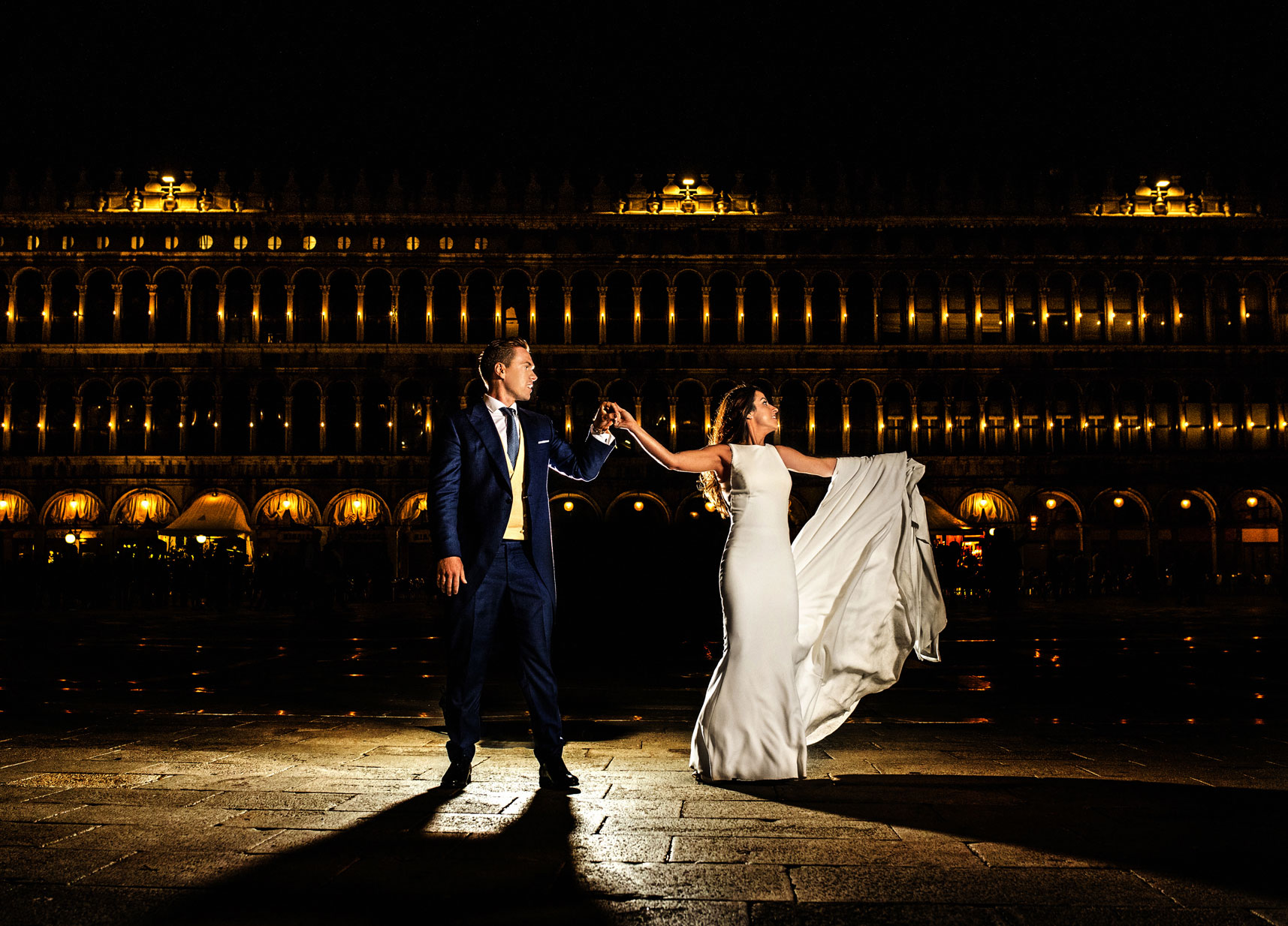 Post boda por Ginés López fotógrafos de boda en Murcía, en plaza de San Marcos Venecia.